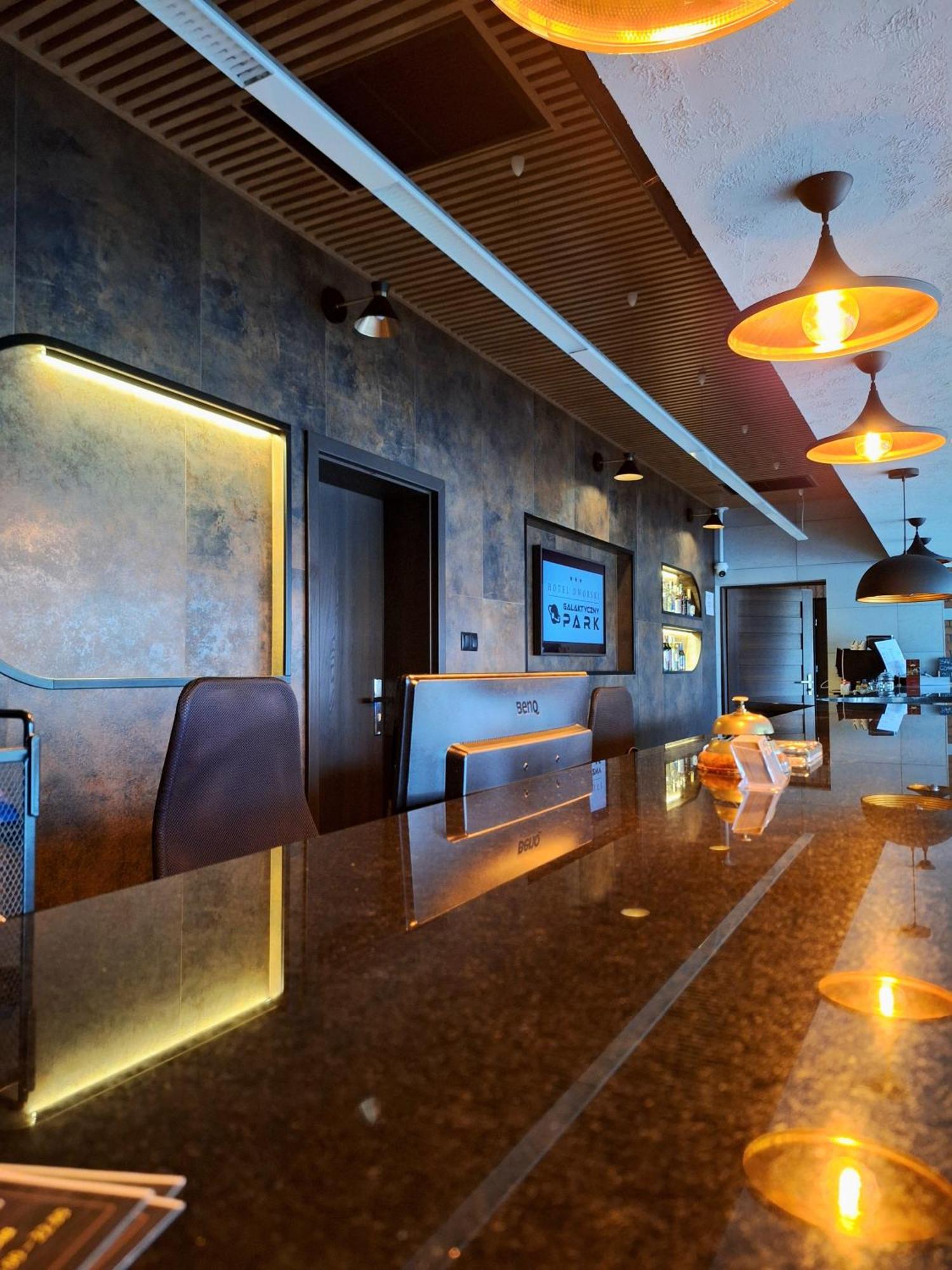 Hotel Dworski Galaktyczny Park Warzymice Ngoại thất bức ảnh