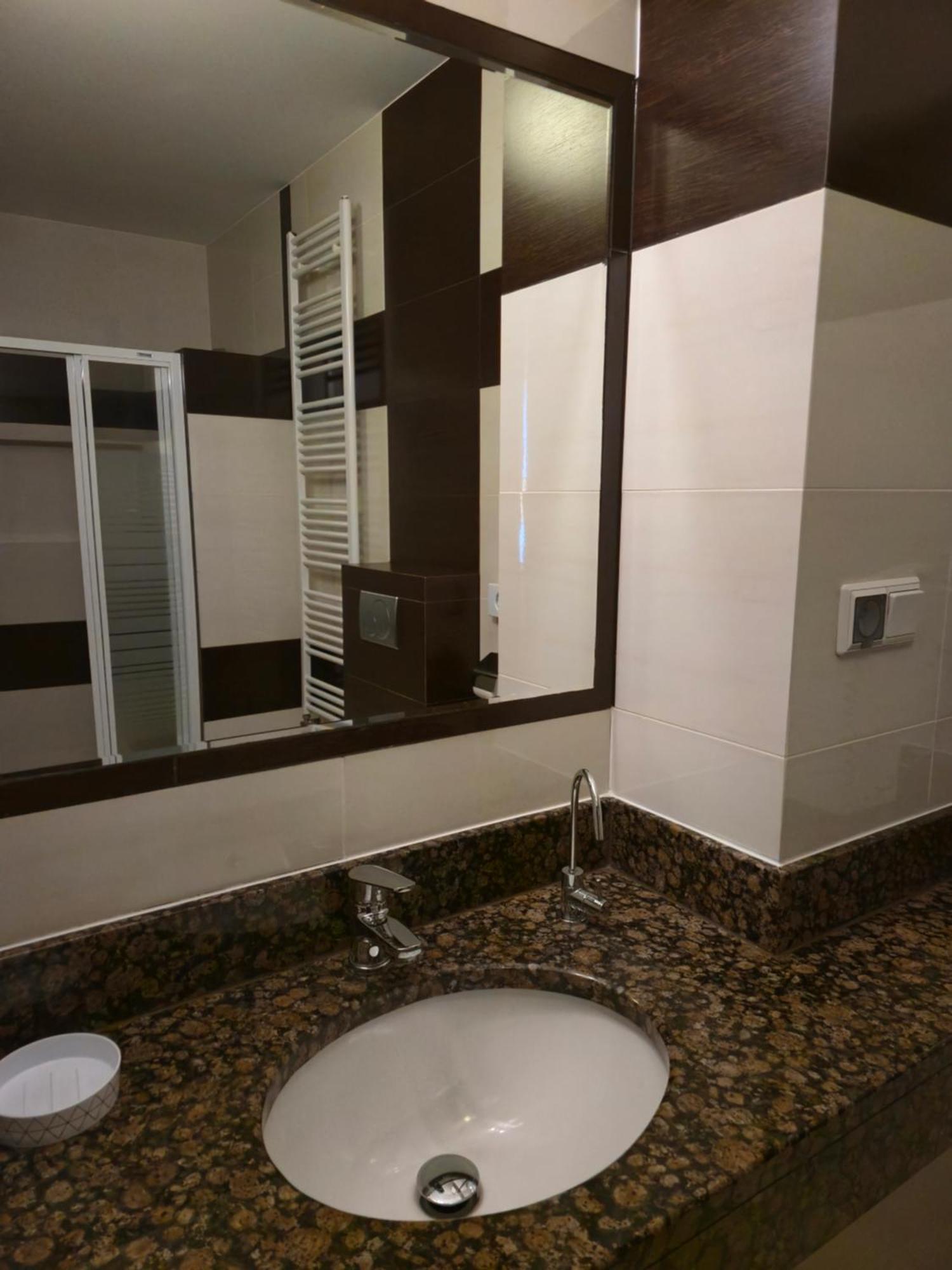 Hotel Dworski Galaktyczny Park Warzymice Ngoại thất bức ảnh
