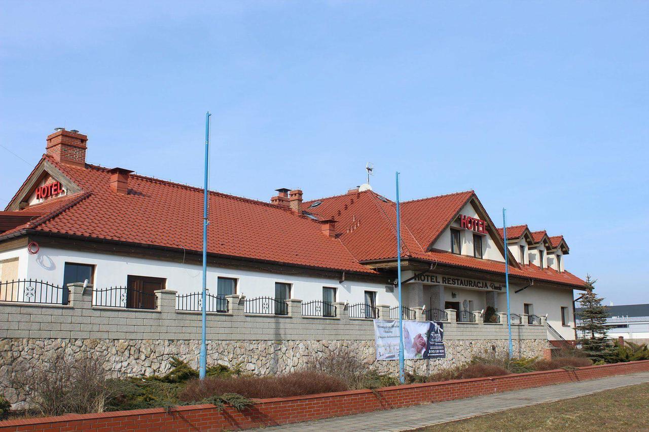 Hotel Dworski Galaktyczny Park Warzymice Ngoại thất bức ảnh